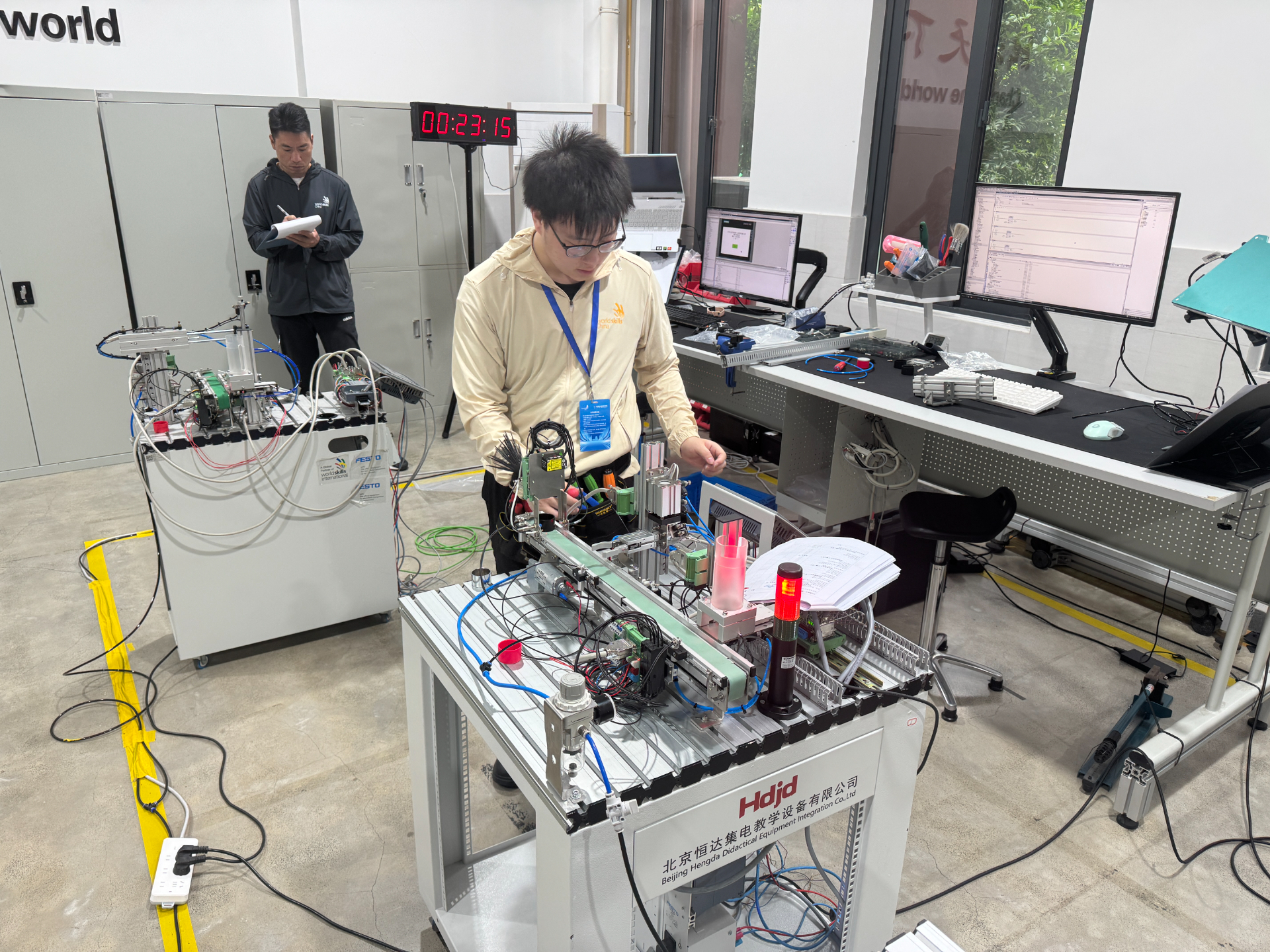 第二届职业技术大赛2.jpg 第二届职业技术大赛2.jpg