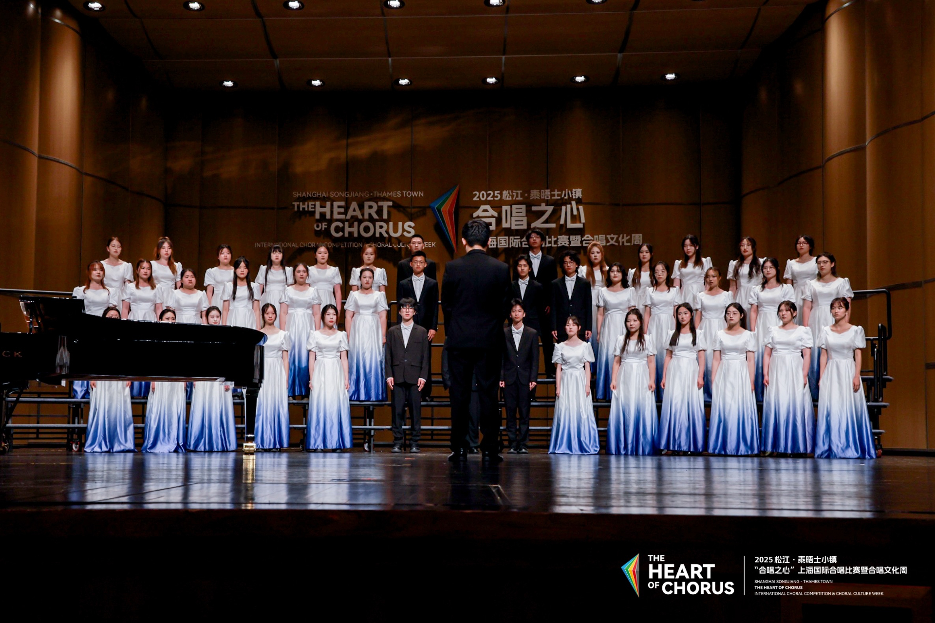 合唱团1.jpg 合唱团1.jpg