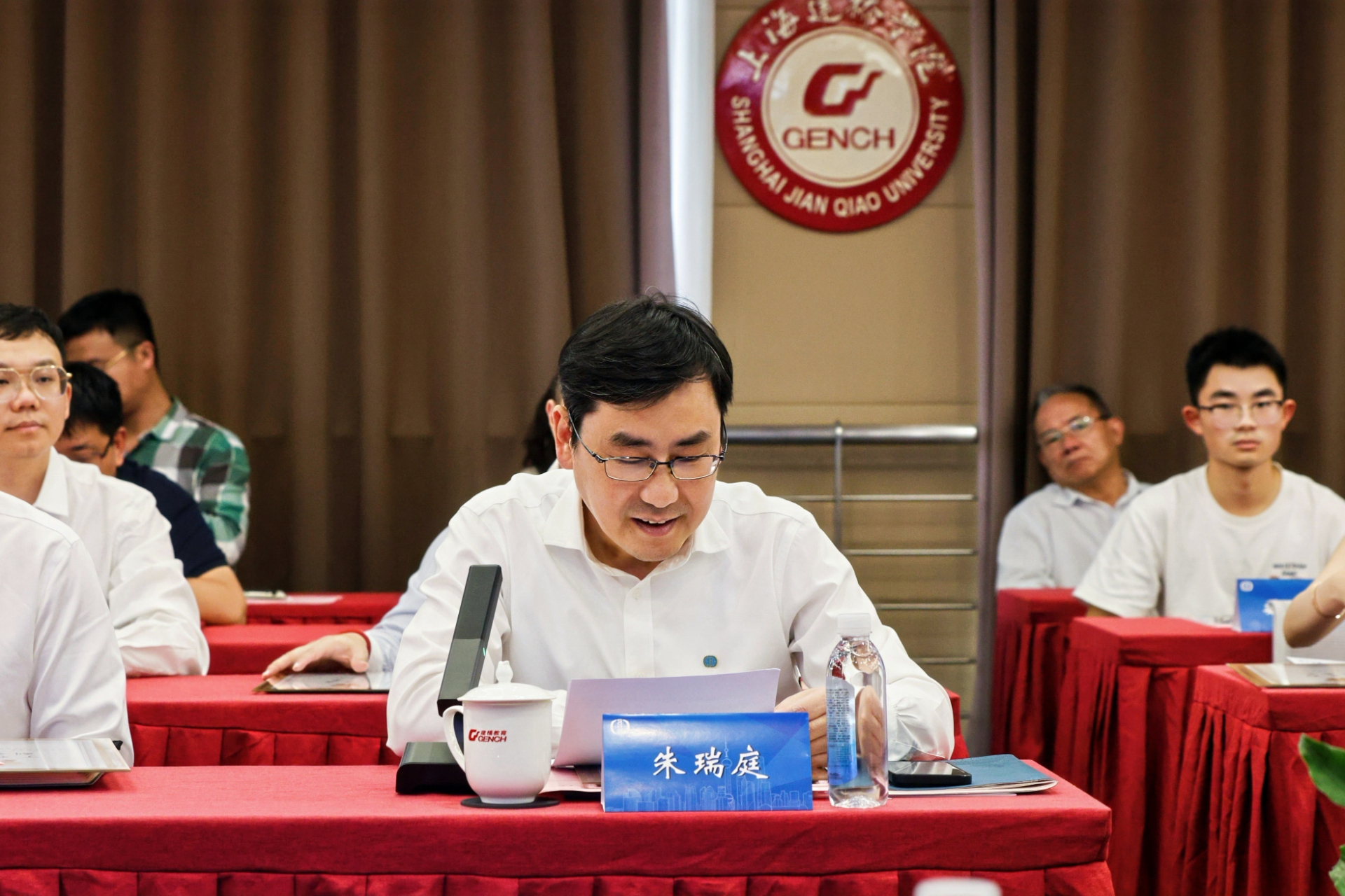 aipx0114.jpg aipx0114.jpg